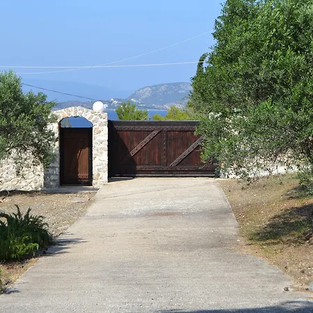 Filoxenos Estia-houses