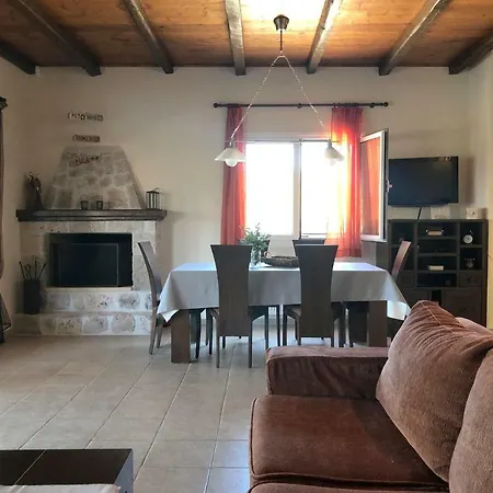 Filoxenos Estia-houses منزل ريفي *