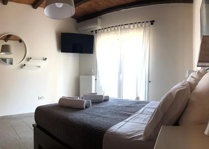 Filoxenos Estia-houses *