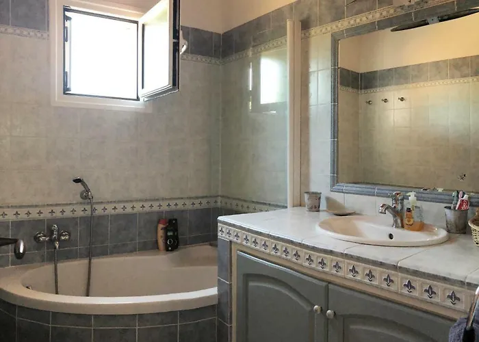 Filoxenos Estia-houses *